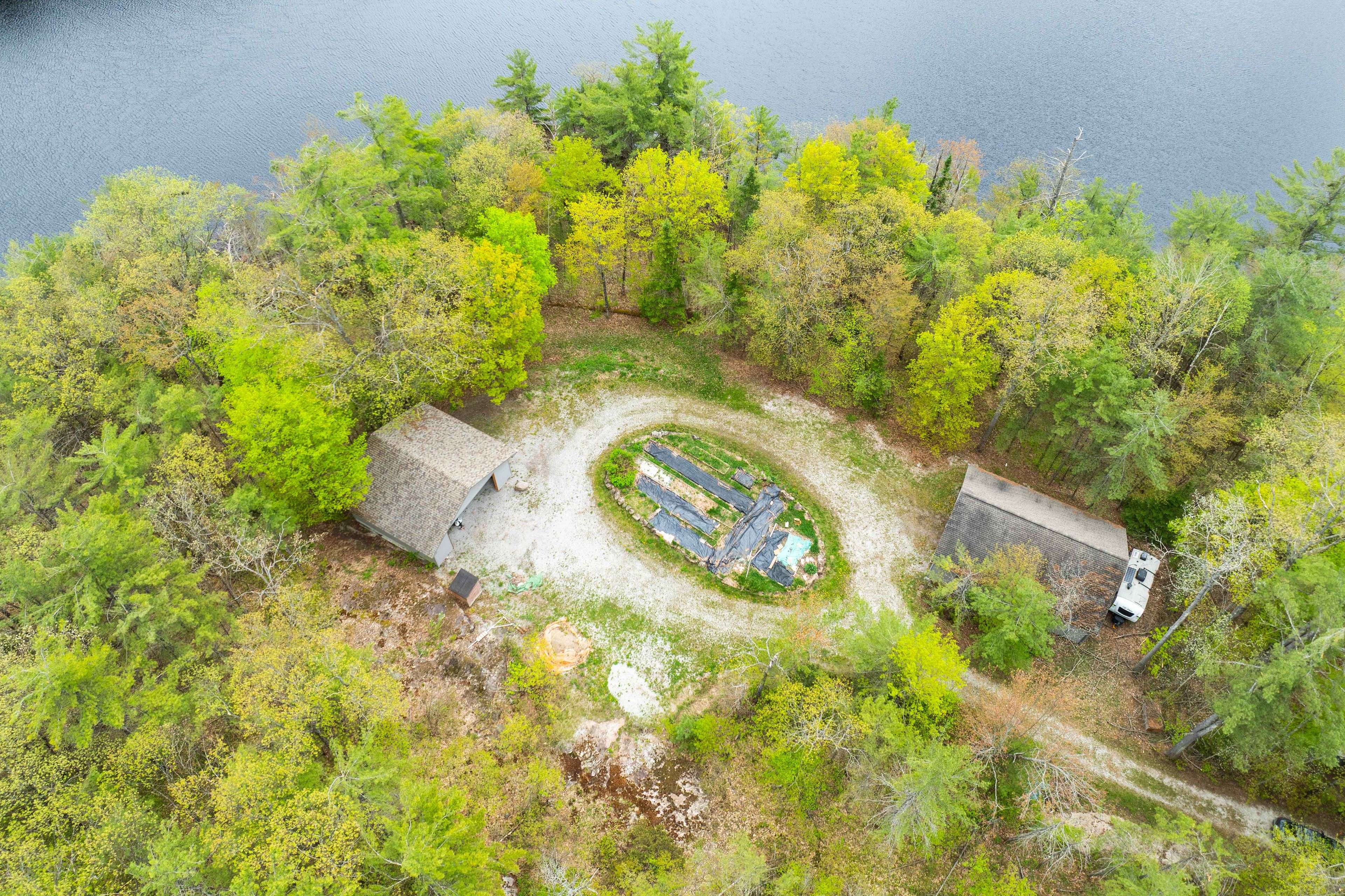 1074 Cooks RD, Gravenhurst, ON P1P 1R3