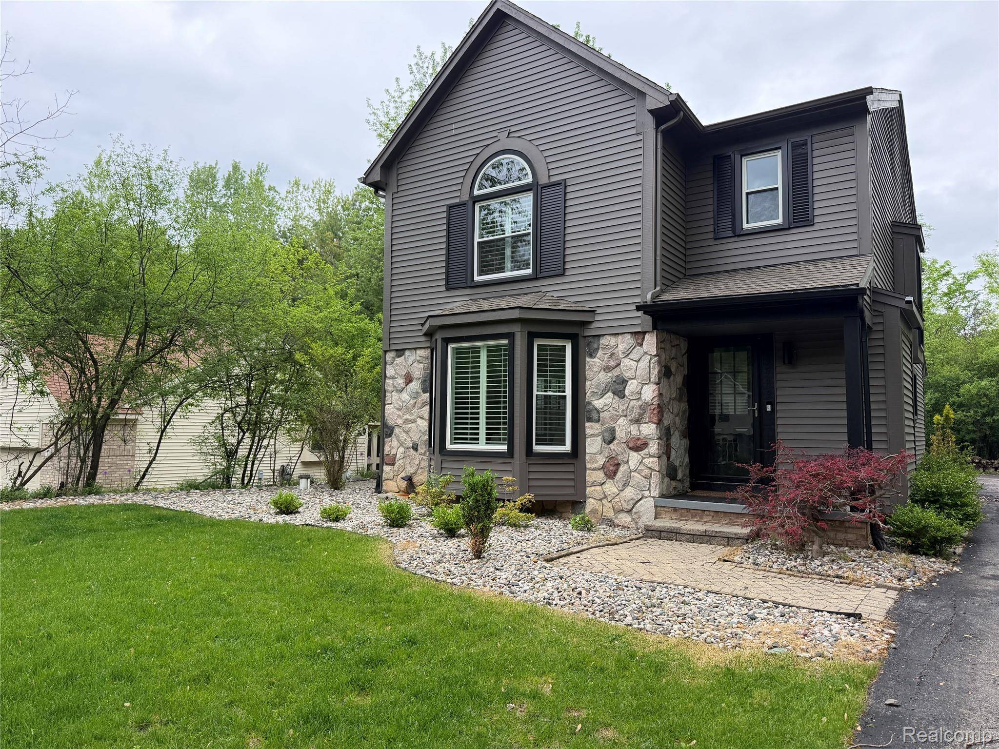 5589 Loveland ST, West Bloomfield Charter Township, MI 48322