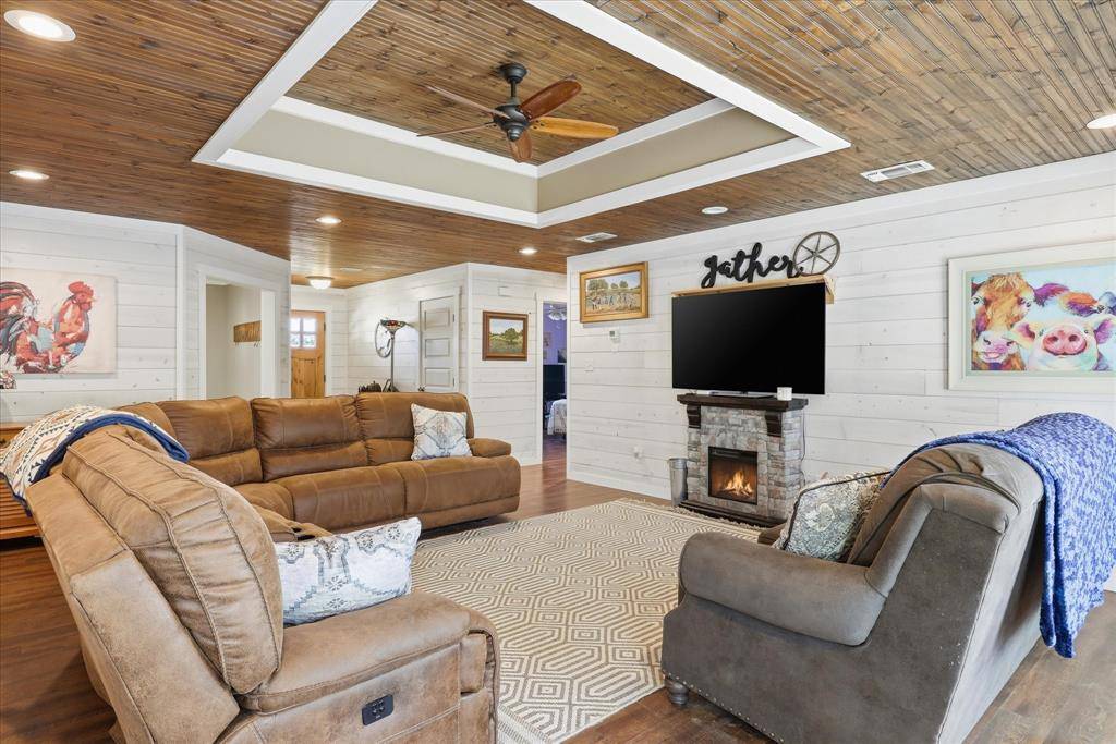 8980 County Road 156, Bluff Dale, TX 76433