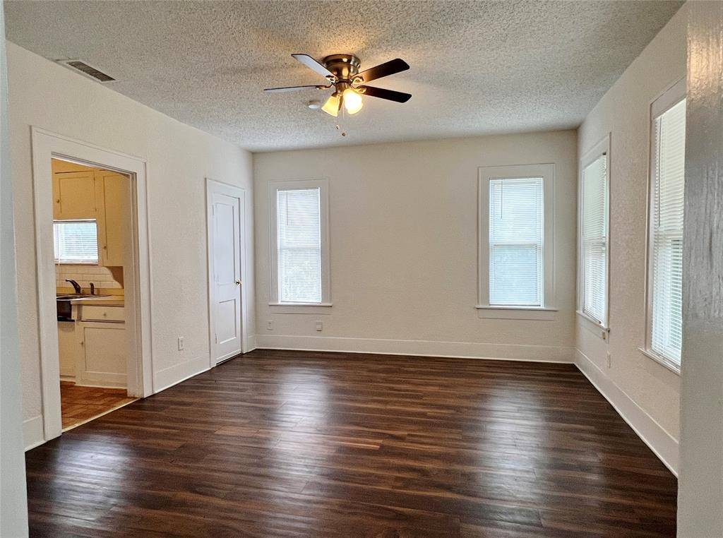 607 Woodbine Avenue, Dallas, TX 75203