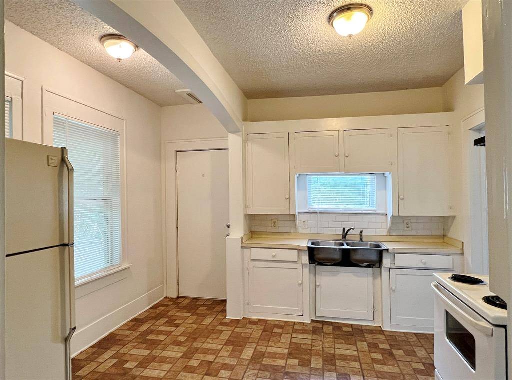 607 Woodbine Avenue, Dallas, TX 75203