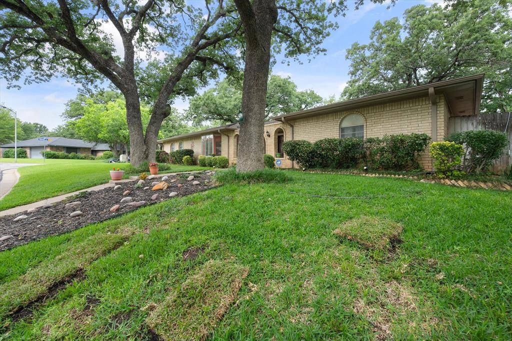 2801 Valparaiso Trail, Arlington, TX 76017