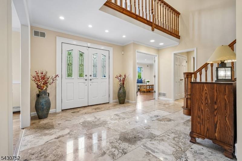 36 Pheasant Run Dr, Bernards Twp., NJ 07920