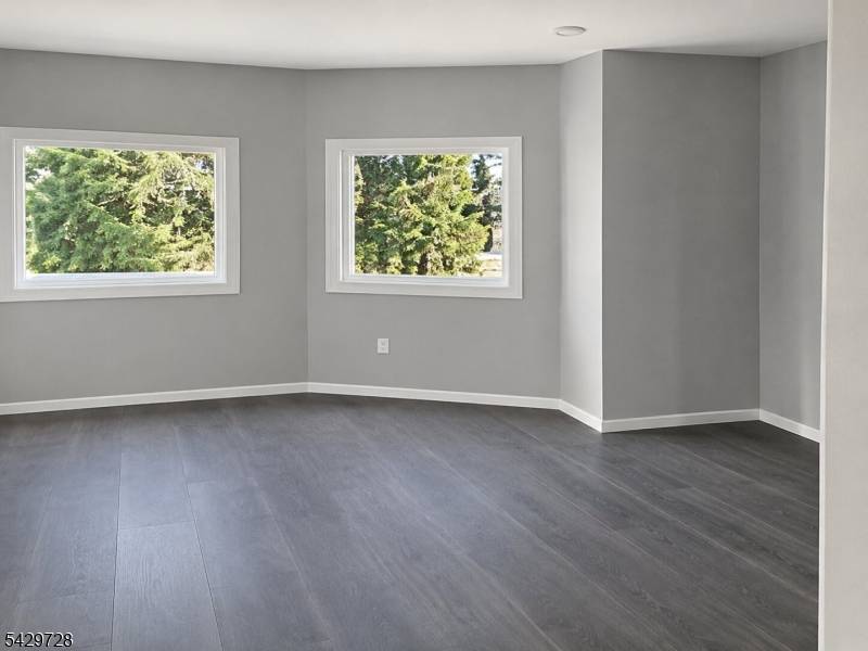 18 Girard Ave, East Orange City, NJ 07017