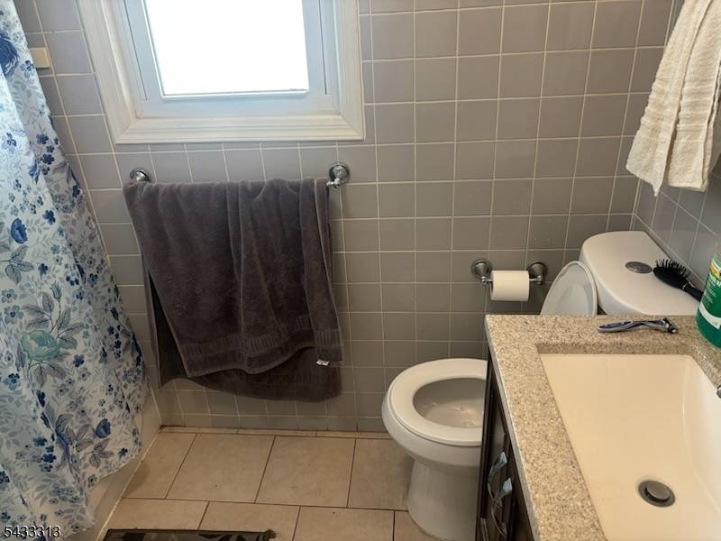 927 Meacham Ave, Linden City, NJ 07036