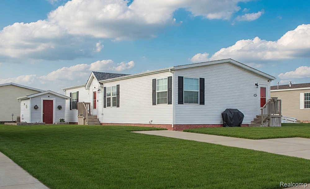 11160 Walden CT, Green Oak Township, MI 48178