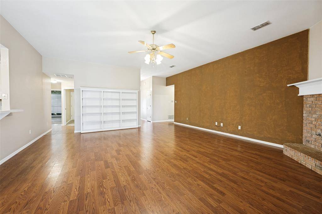 816 Willow Court, Saginaw, TX 76179