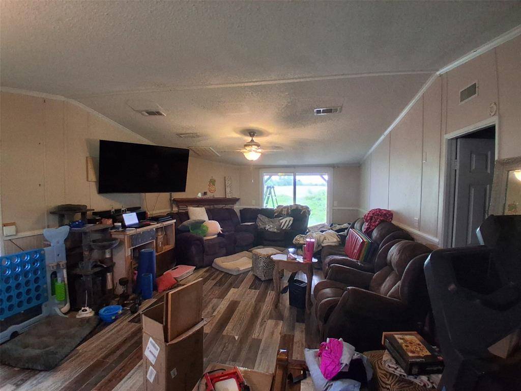 400 Hopkins Street, Alba, TX 75410