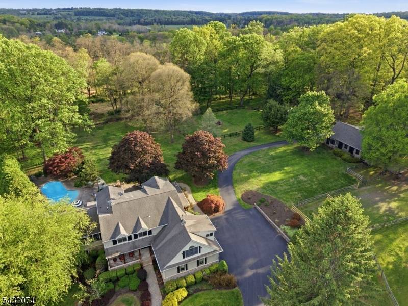10 TARA WAY, Franklin Twp., NJ 08867