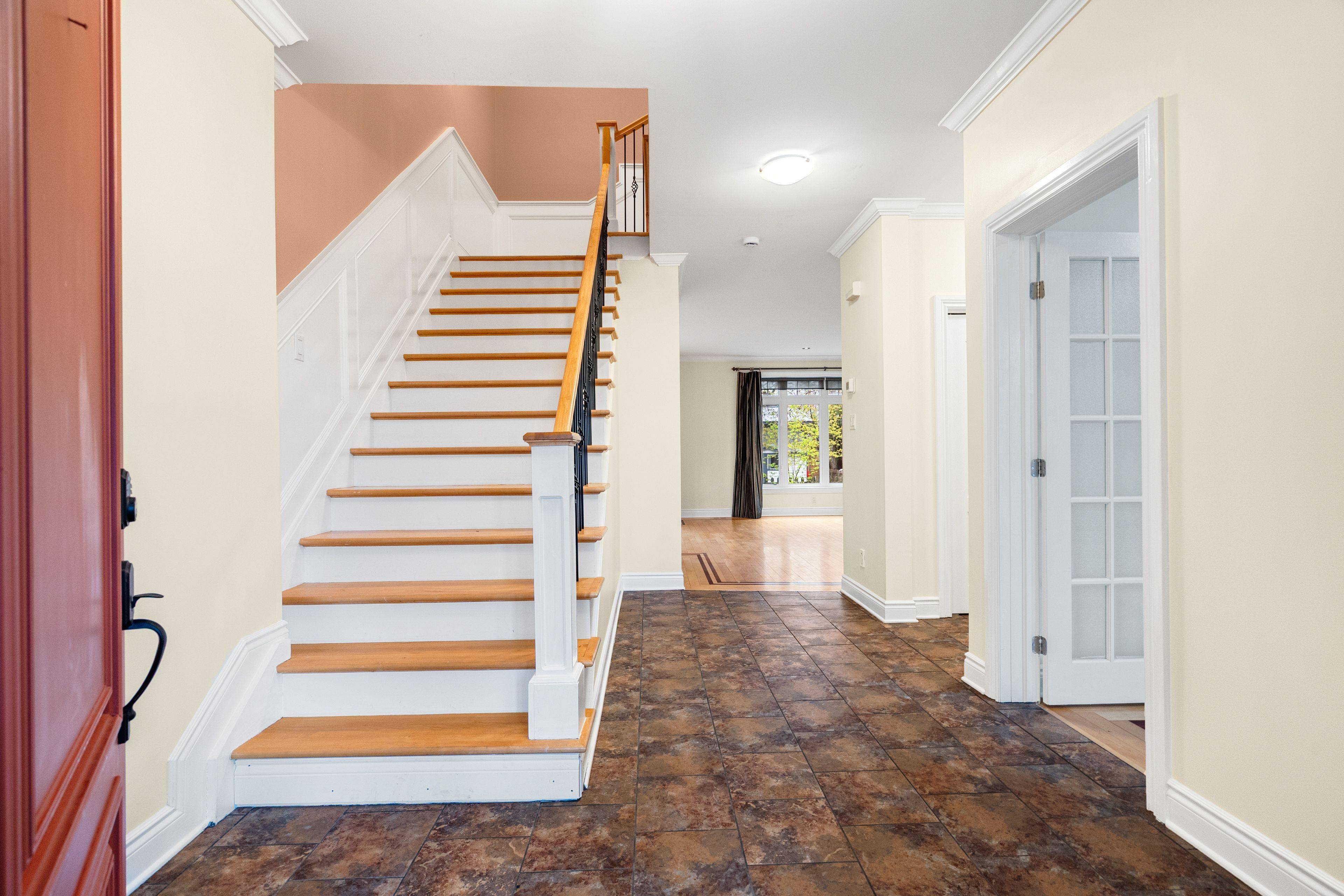 1130 Emperor AVE, Carlington - Central Park, ON K1Z 8C1