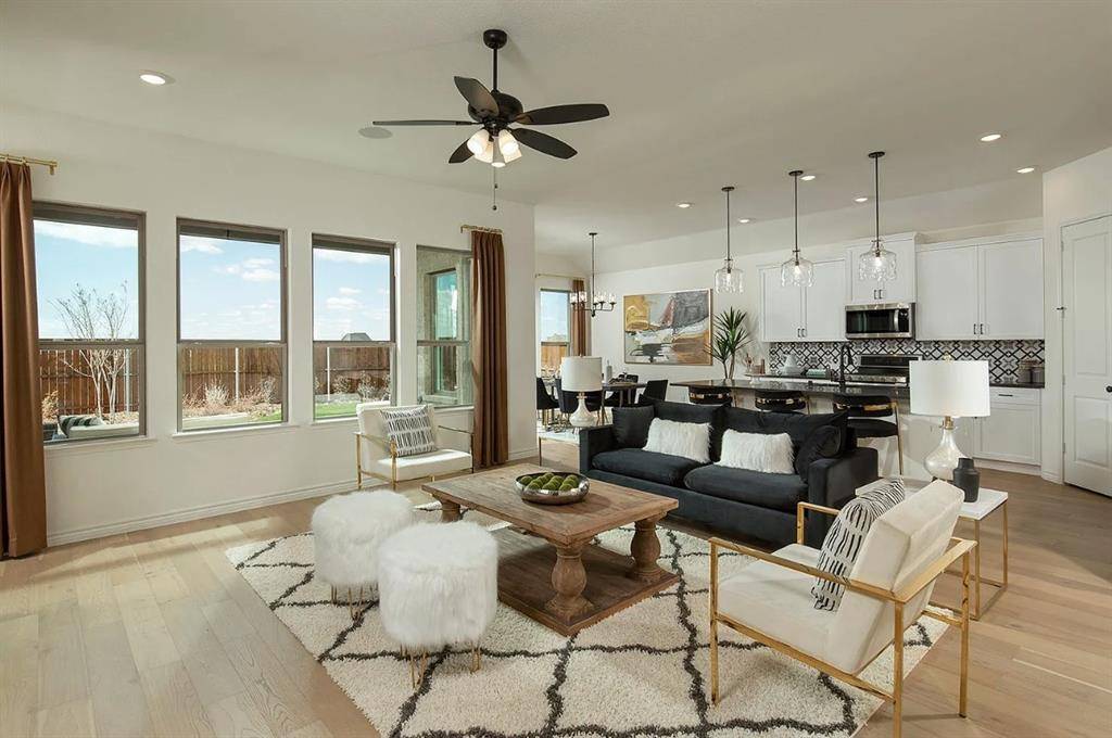 2100 Twin Oaks Drive, Mesquite, TX 75181