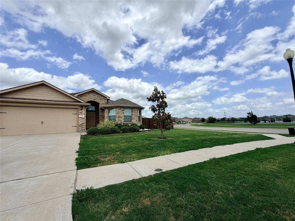 520 Cantebury Park Lane, Ponder, TX 76259