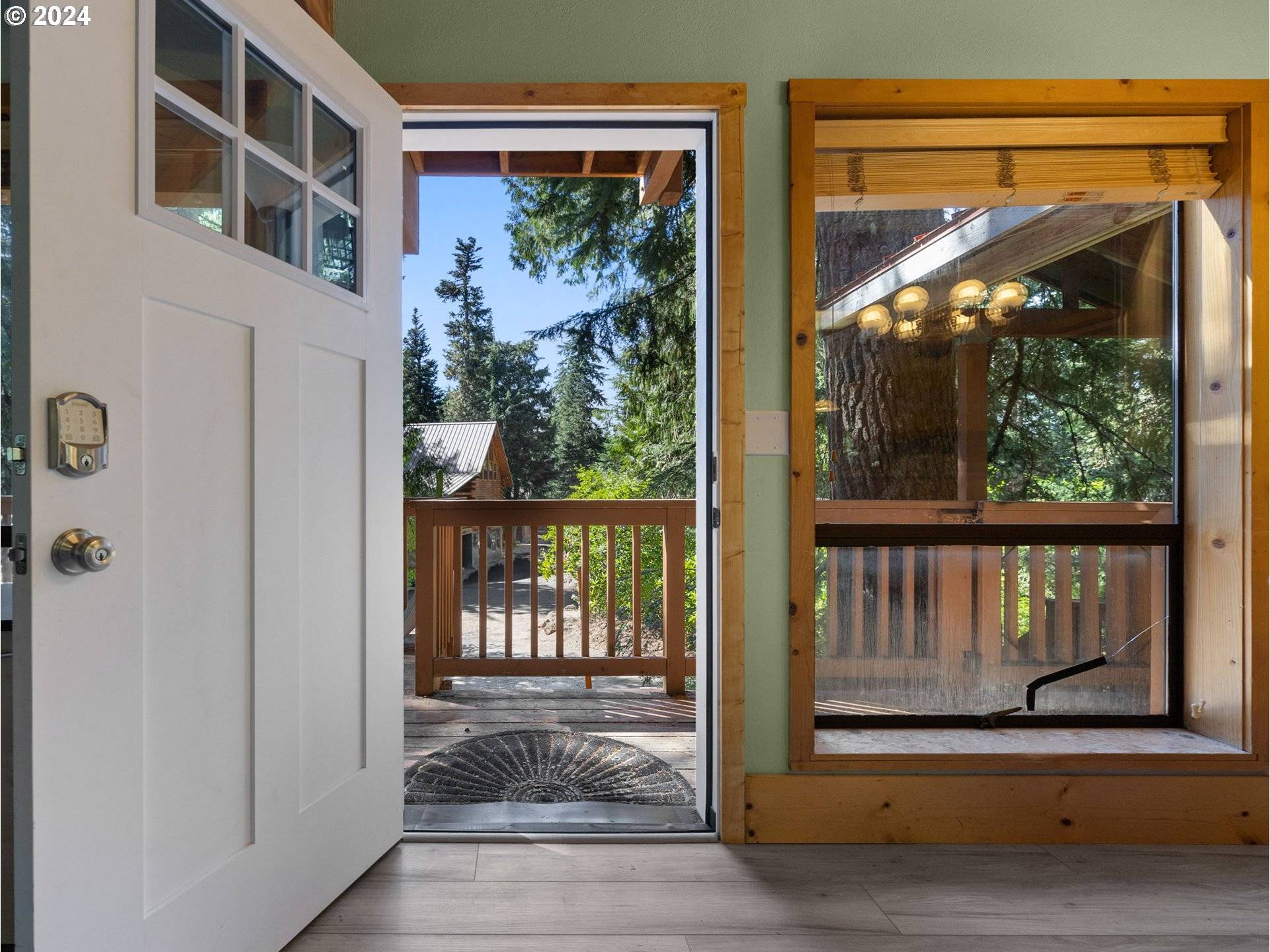 88940 E Round Mountain LOOP, Government Camp, OR 97028