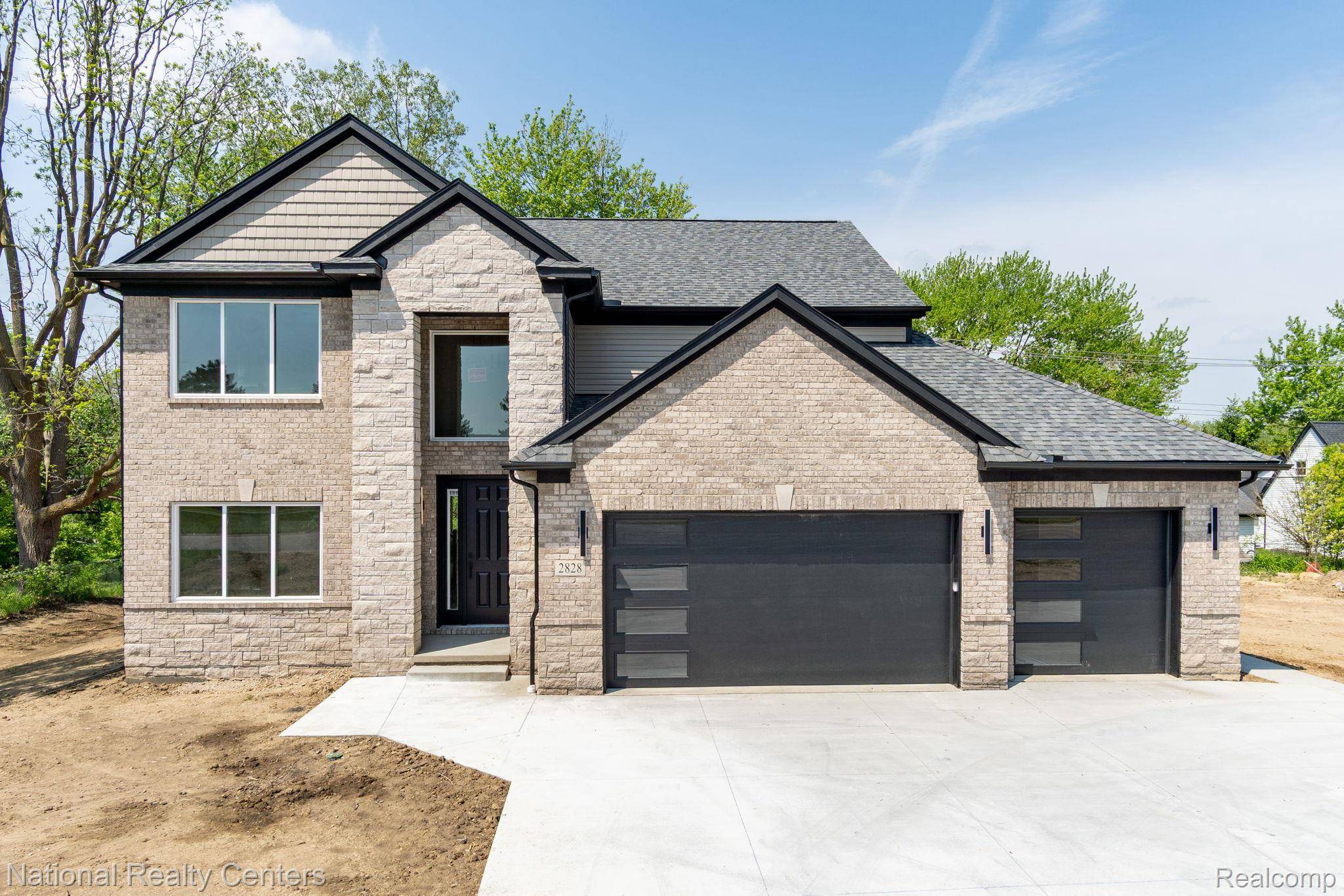2828 S Livernois RD, Rochester Hills, MI 48307