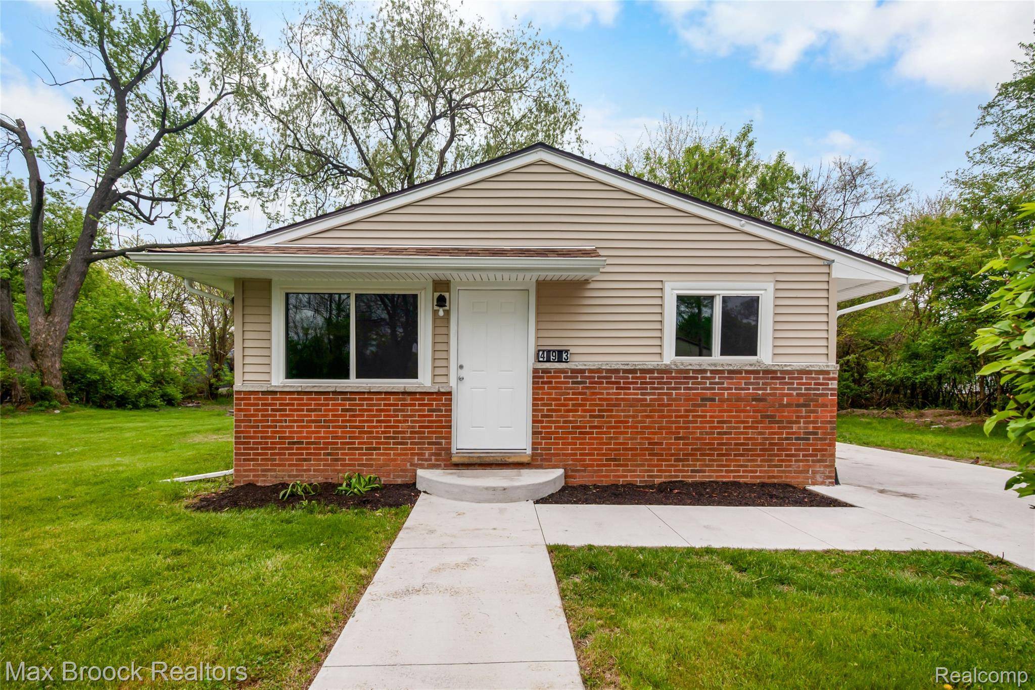 493 Luther AVE, Pontiac, MI 48341