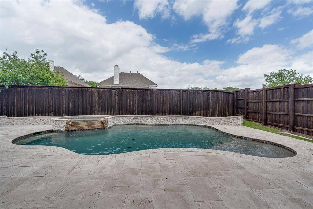 10002 Knoll Trace Way, Frisco, TX 75035