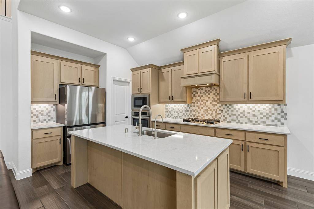 1308 HUTTON BRANCH CT, Aubrey, TX 76227