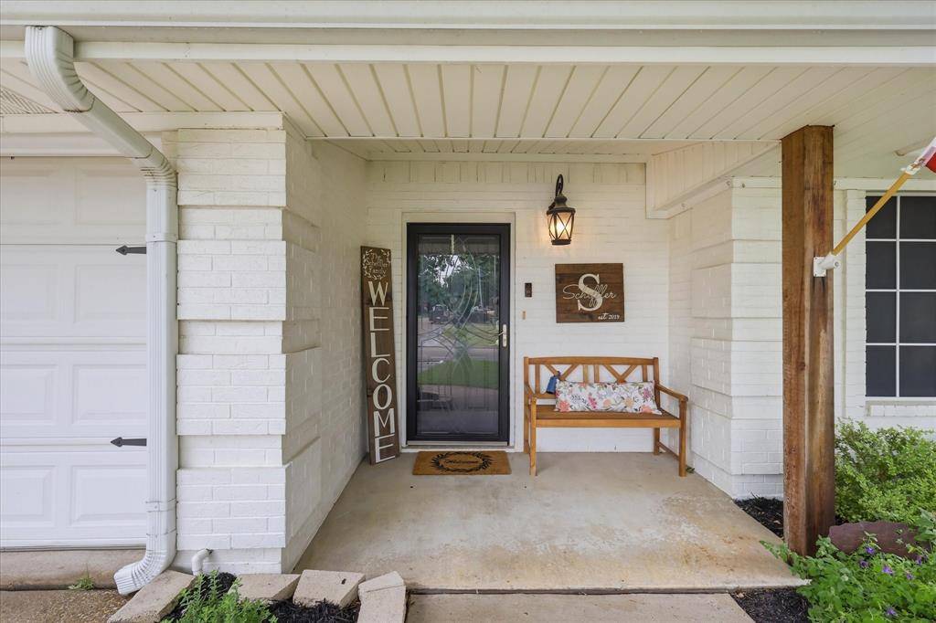 202 Colonial Heights, Sanger, TX 76266