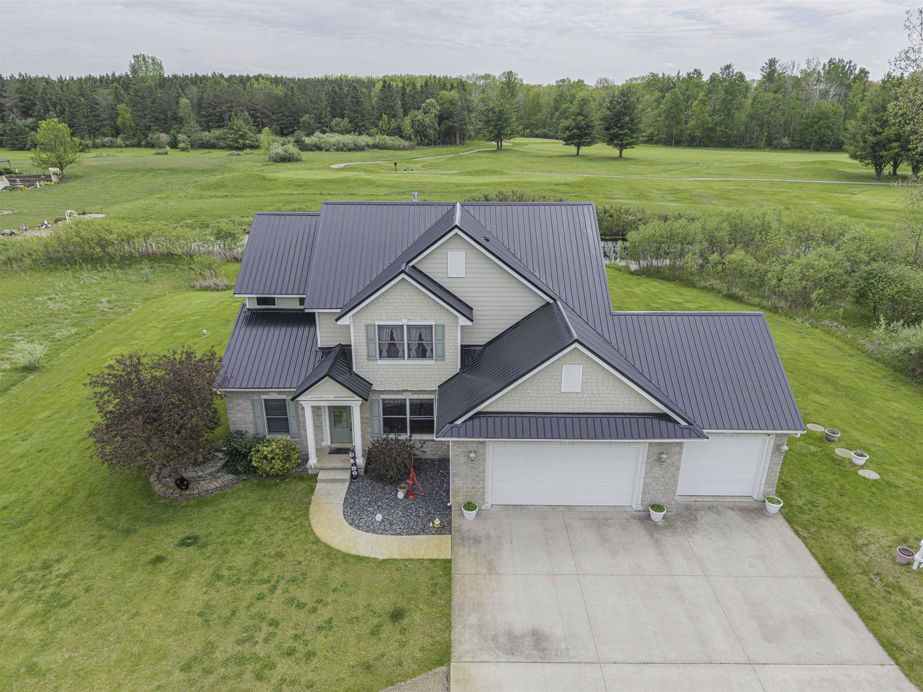 6702 Links DR, Chippewa Twp, MI 48858