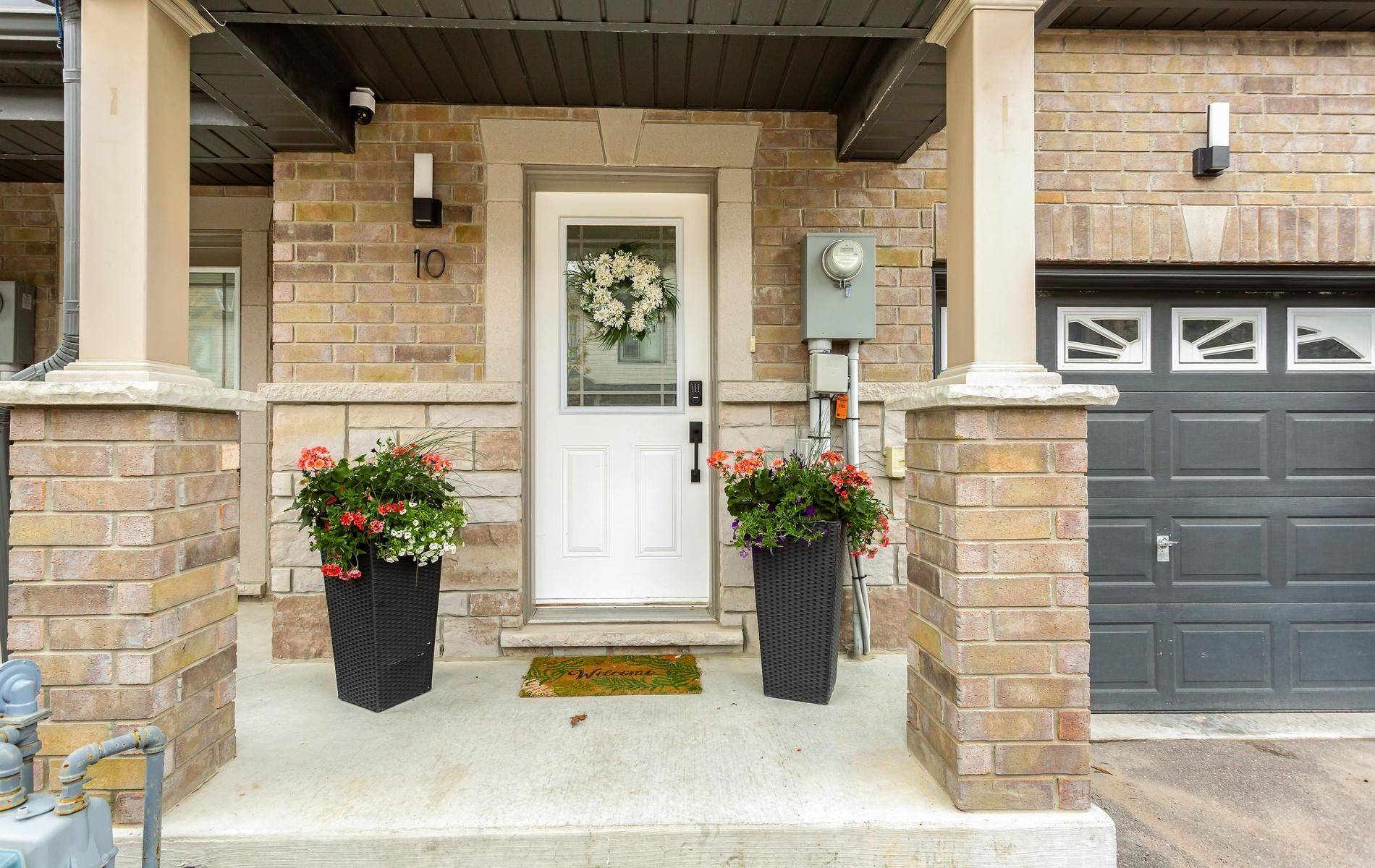 10 Deneb ST, Barrie, ON L4M 0K6