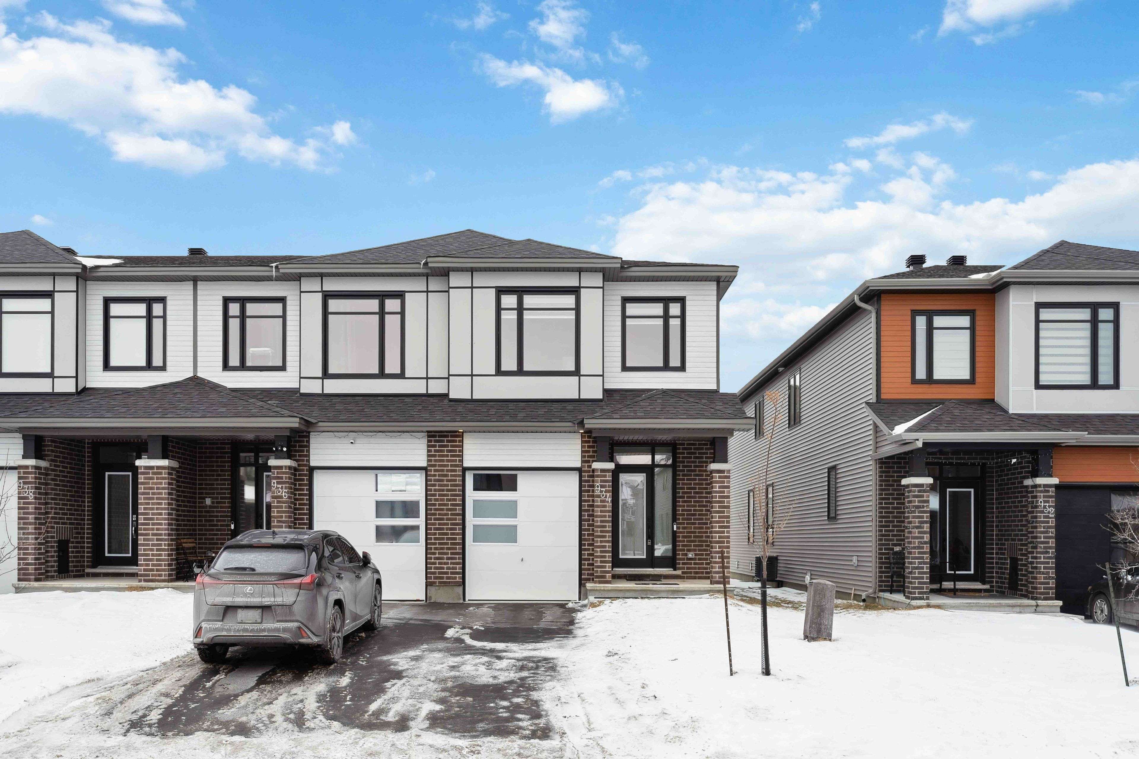 934 Clarkia ST, Blossom Park - Airport And Area, ON K1T 0Y1