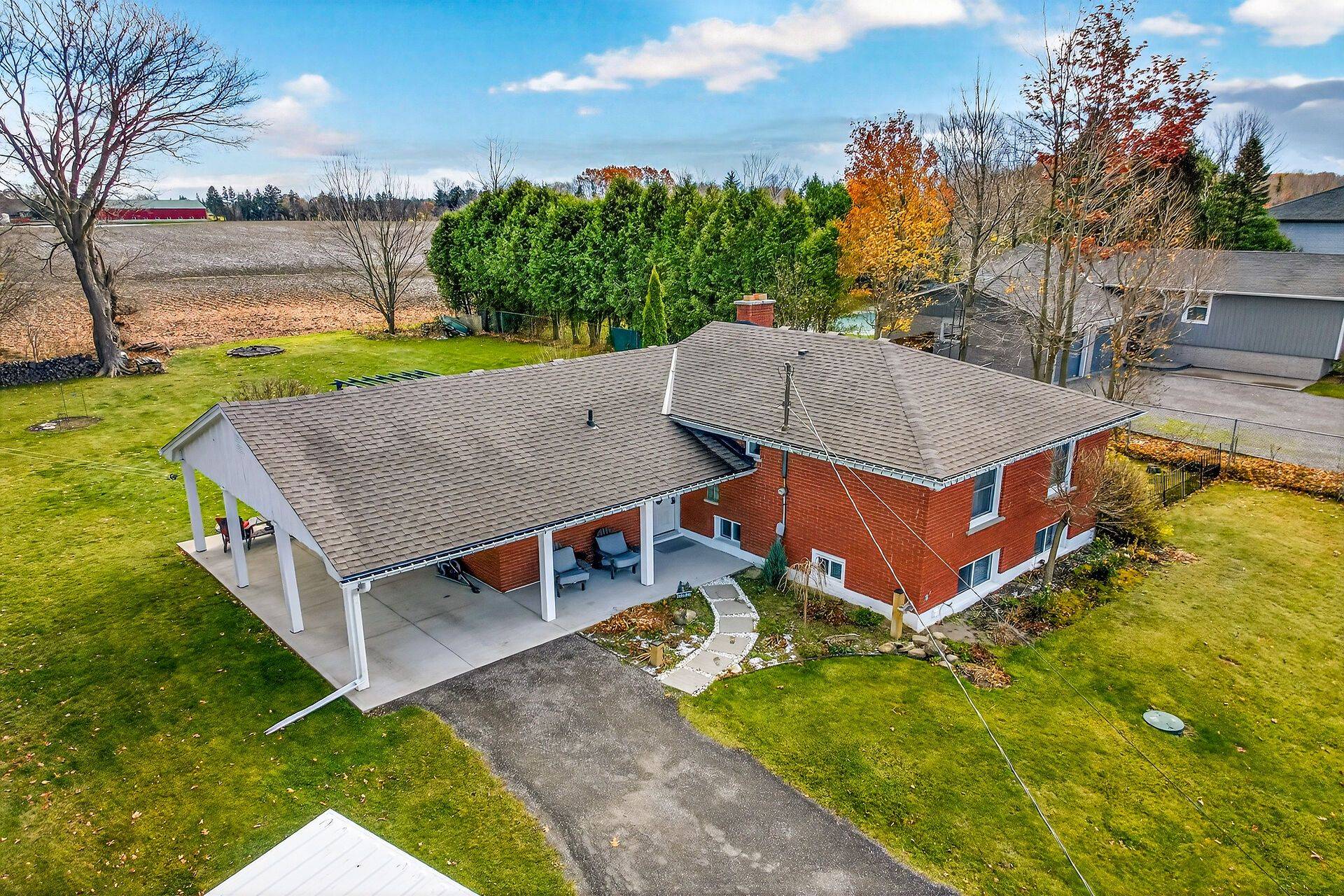 1597 Trinity Church RD, Hamilton, ON L0R 1P0