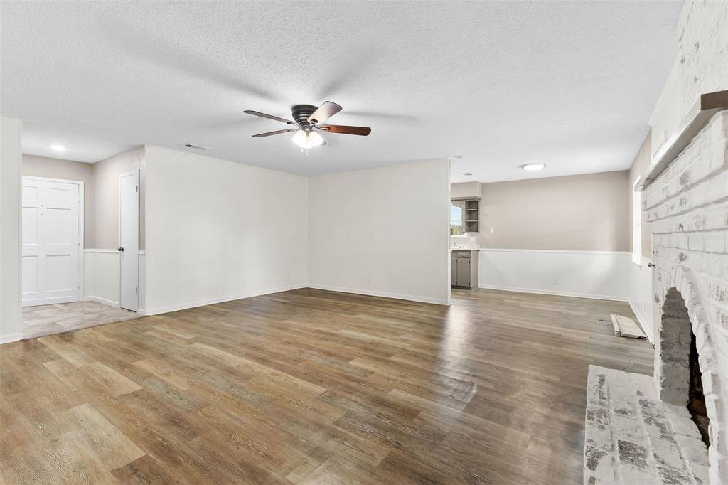1705 Santa Clara Court, Grand Prairie, TX 75051