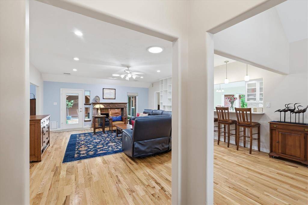 1032 Steeplewood Drive, Grapevine, TX 76051