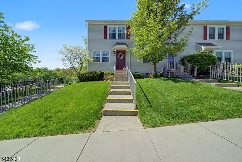 825 Sierra Dr, Independence Twp., NJ 07840
