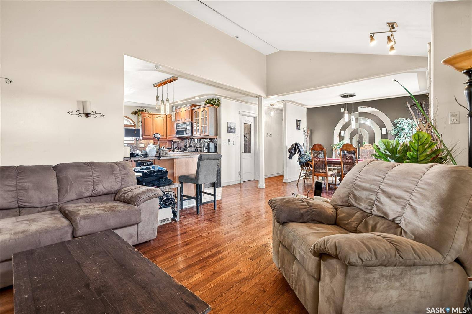 1317 Hochelaga STREET W, Moose Jaw, SK S6H 6C3