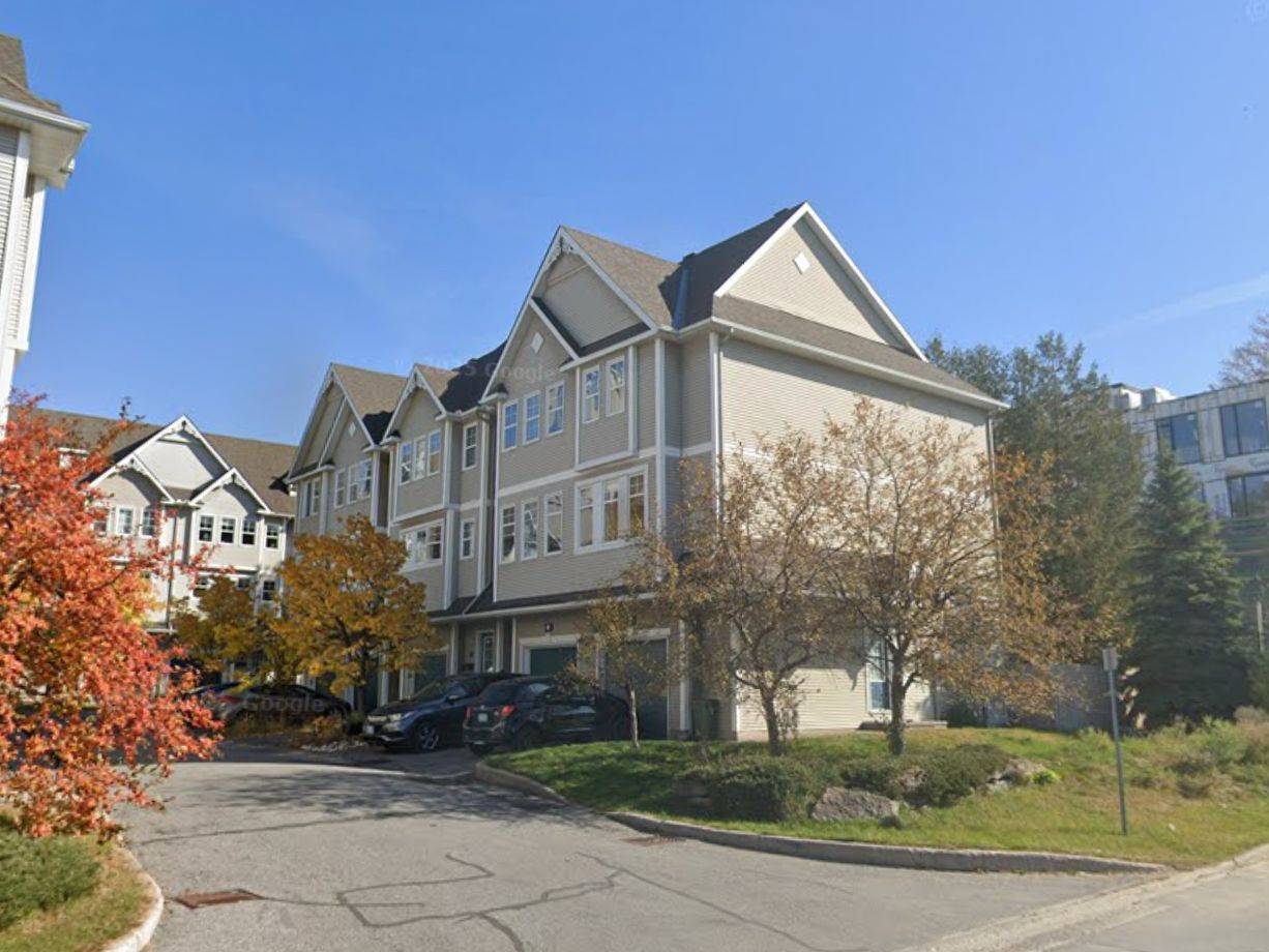 825 Grenon AVE #2, Britannia Heights - Queensway Terrace N And Area, ON K2B 6G1