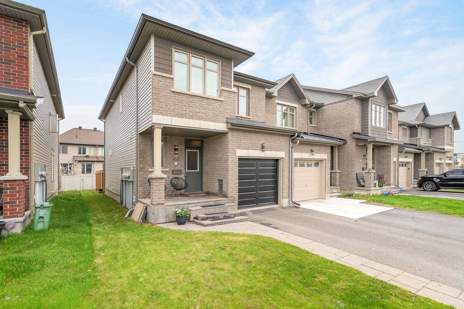 112 Hawkshaw CRES, Barrhaven, ON K2J 0J6
