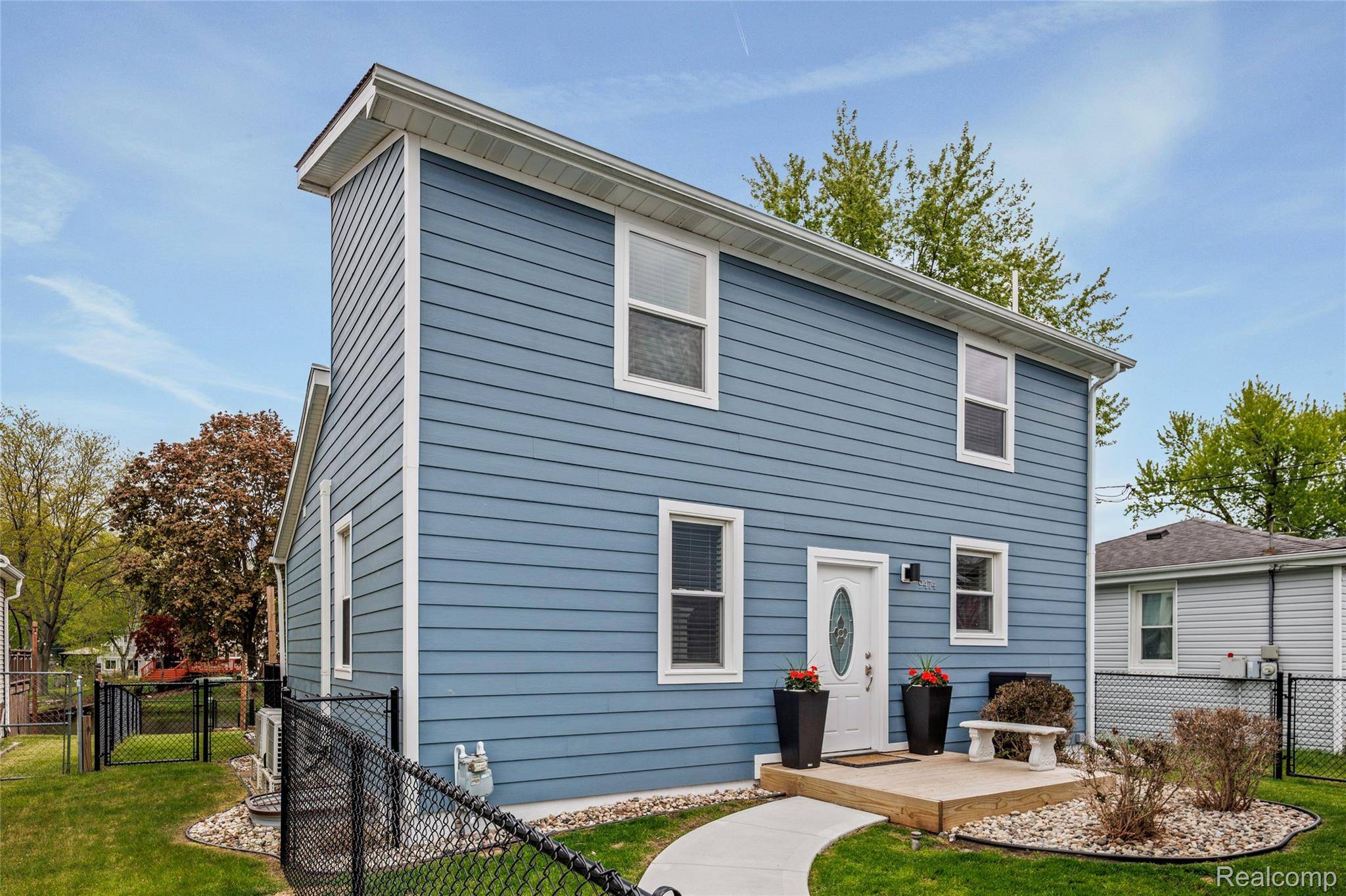 9474 Thames BLVD, White Lake Charter Township, MI 48386