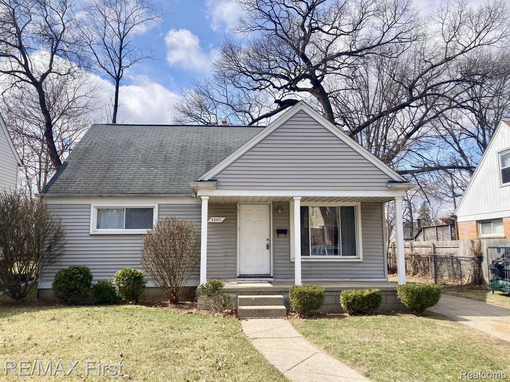 23471 Rensselaer ST, Oak Park, MI 48237