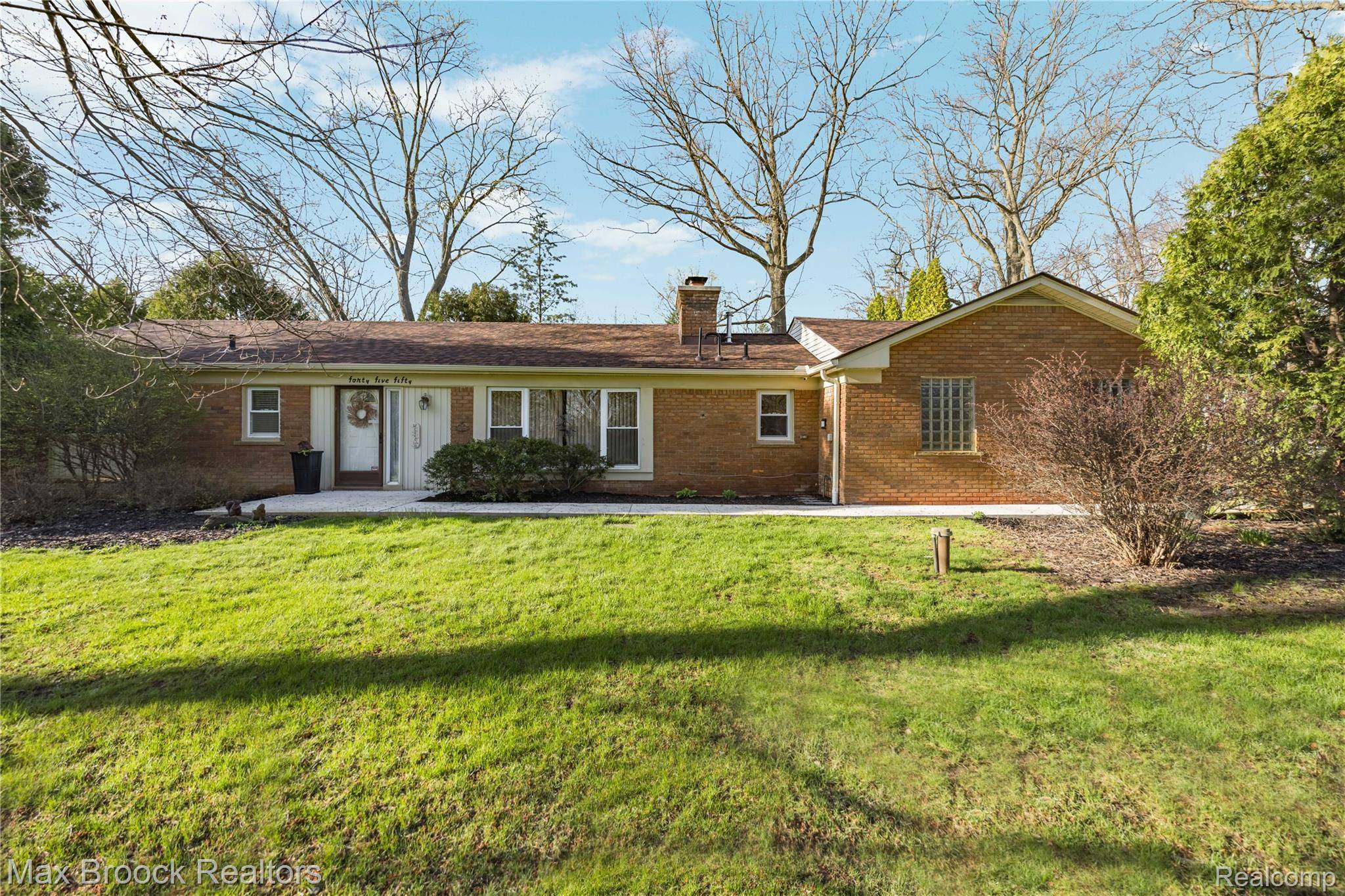4550 Patrick RD, West Bloomfield Charter Township, MI 48322