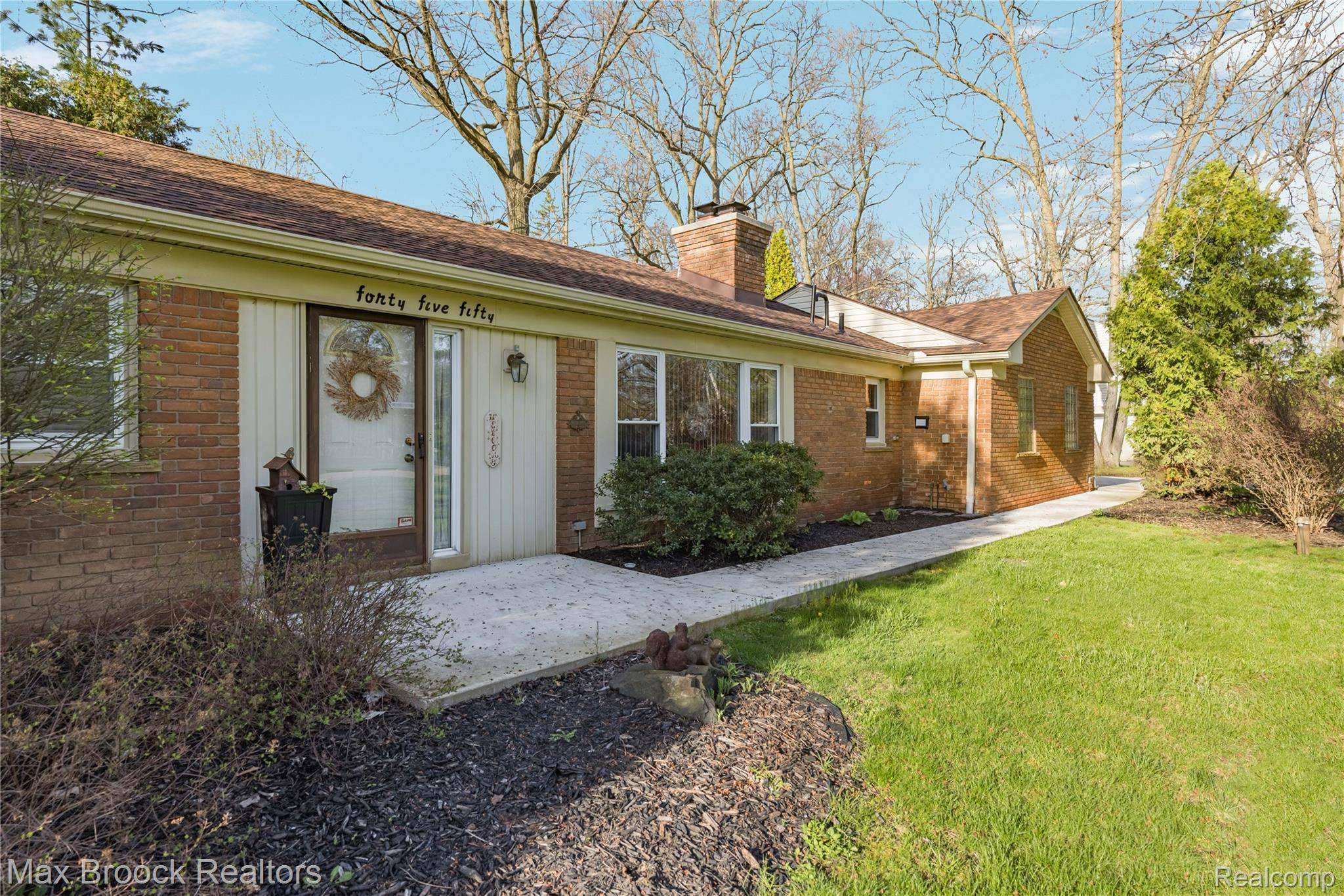 4550 Patrick RD, West Bloomfield Charter Township, MI 48322