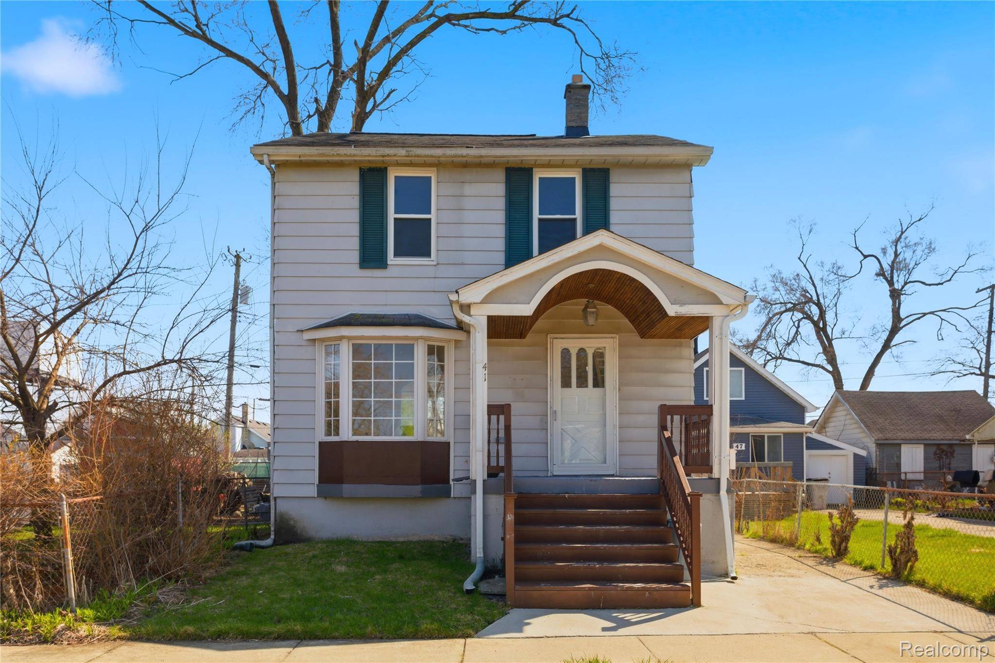 41 W George AVE, Hazel Park, MI 48030