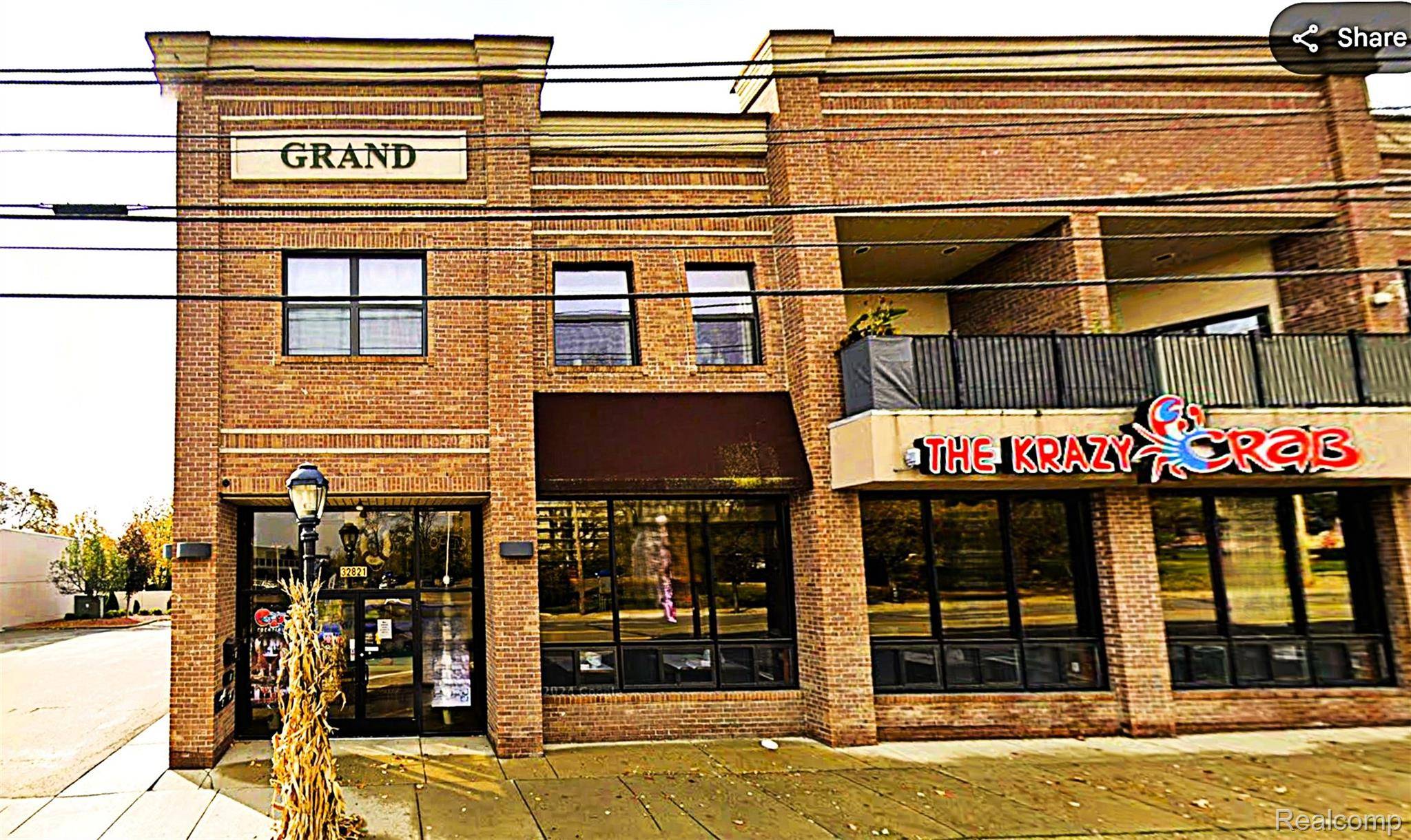 32821 Grand River AVE #B, Farmington, MI 48336