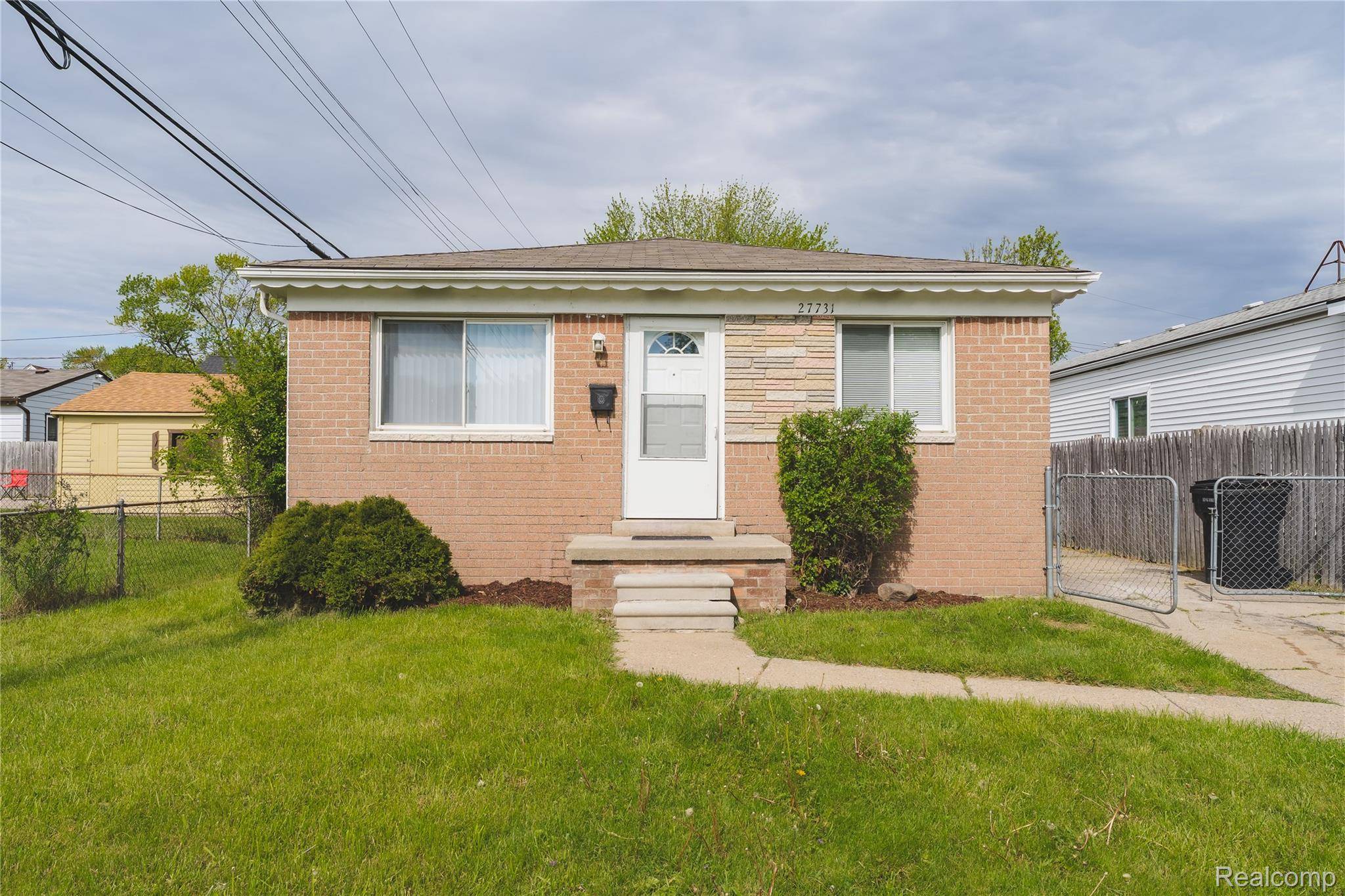27731 Bohnhoff ST, Roseville, MI 48066