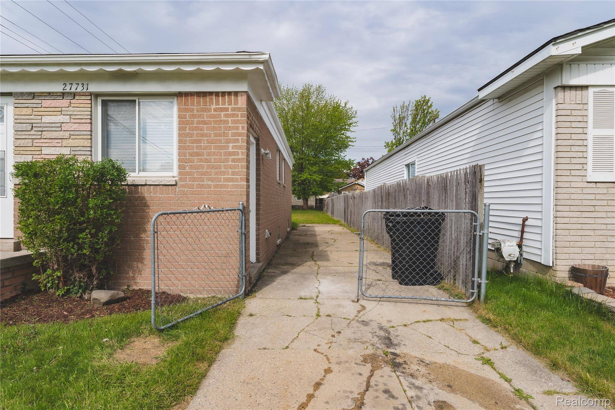 27731 Bohnhoff ST, Roseville, MI 48066
