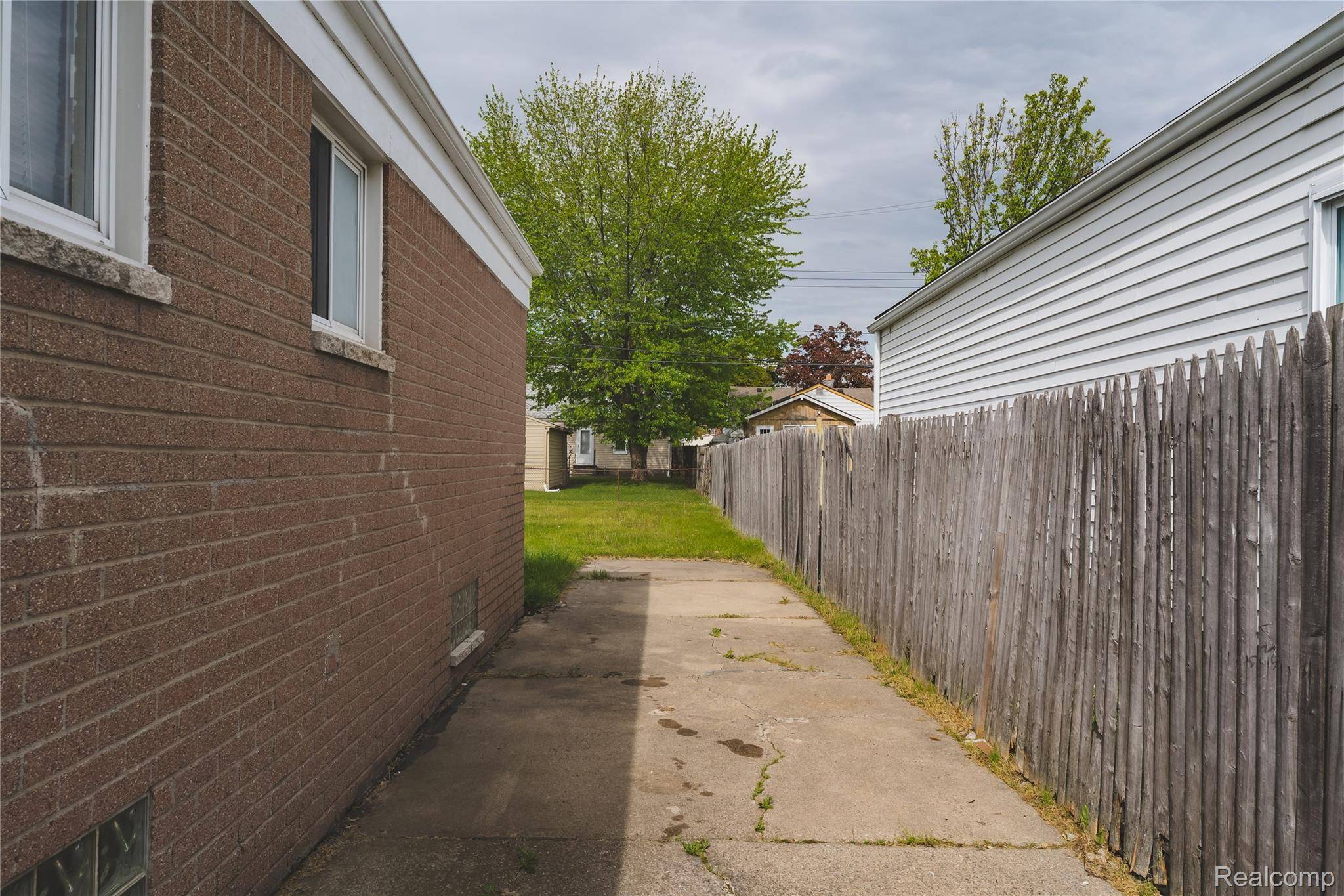 27731 Bohnhoff ST, Roseville, MI 48066