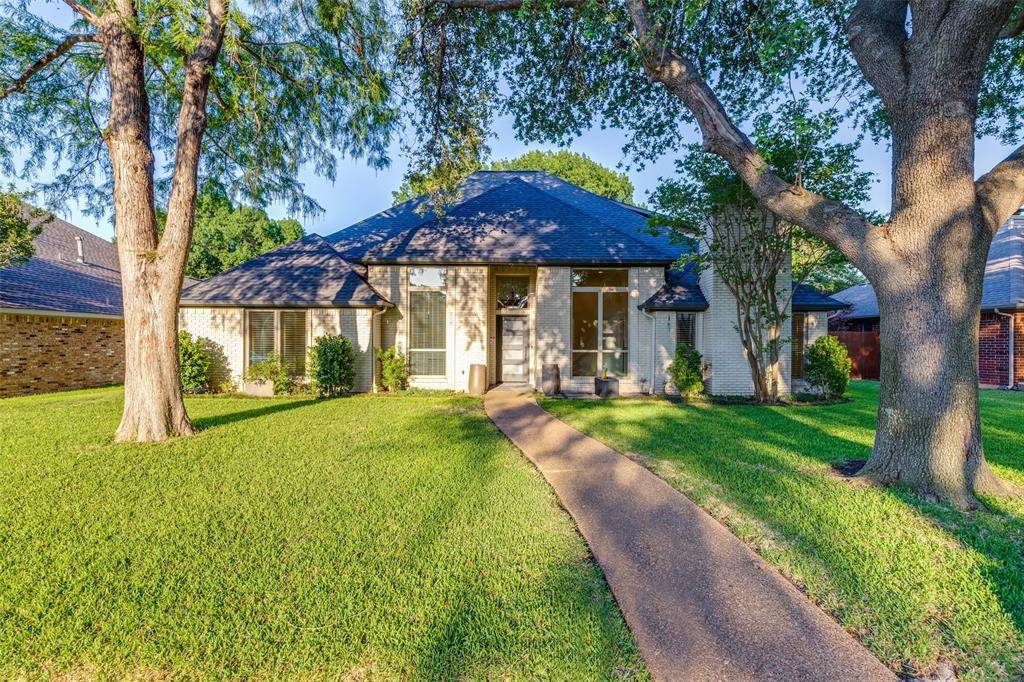 6900 Laramie Drive, Plano, TX 75023