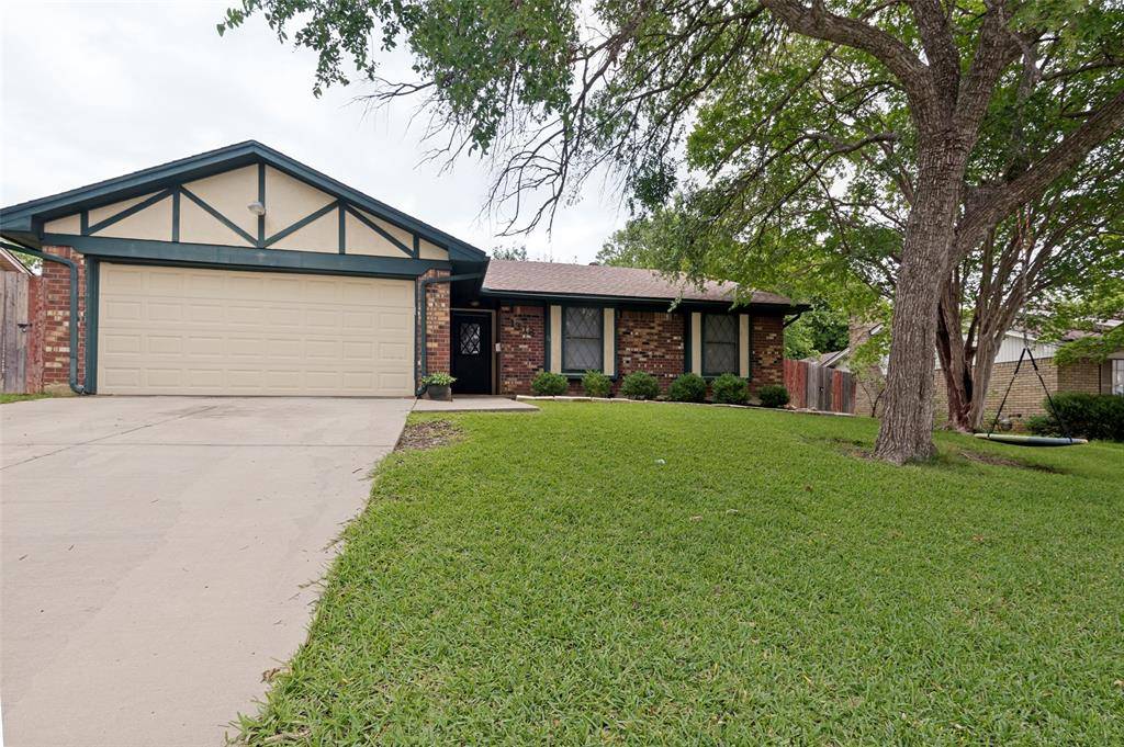1318 Halifax Street, Grand Prairie, TX 75050