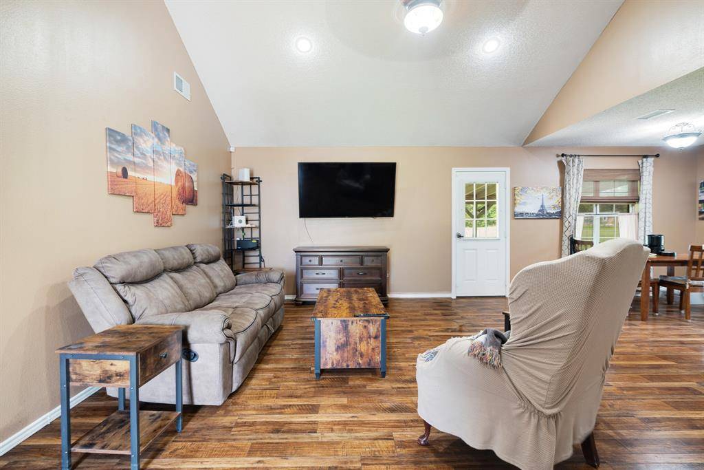 525 York Street, Paris, TX 75460