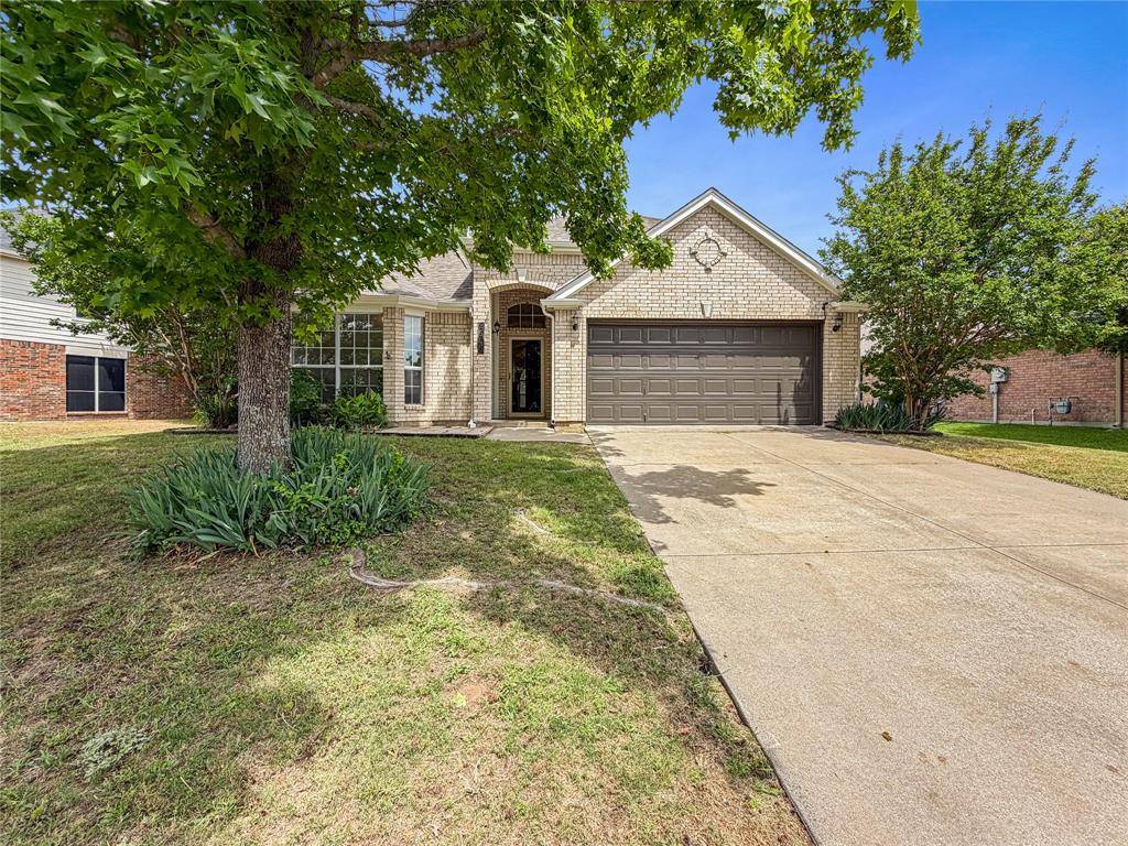 2516 Fairway View Drive, Burleson, TX 76028