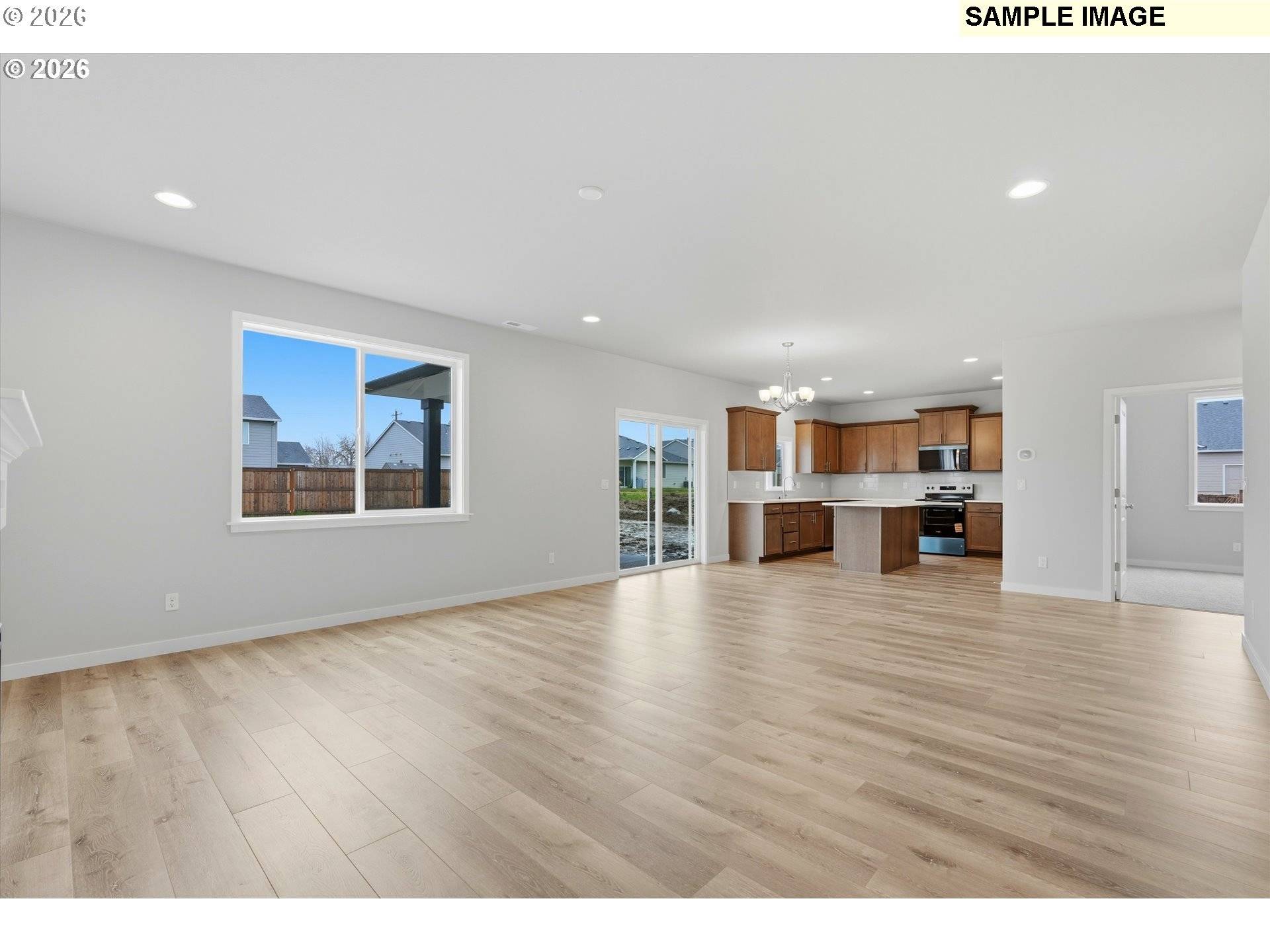 521 E Cleveland ST, Carlton, OR 97111