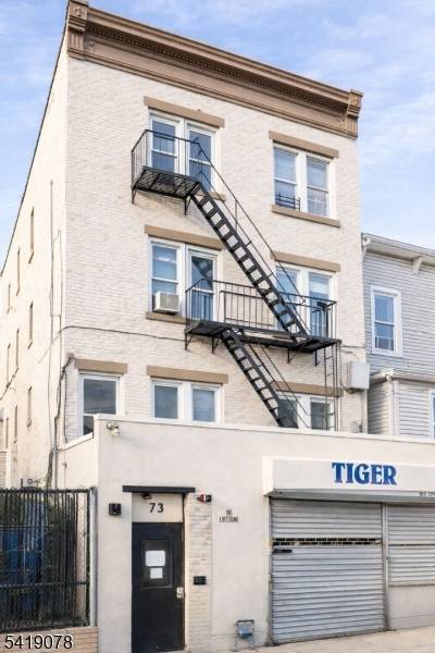 73 4Th St #3, Passaic City, NJ 07055