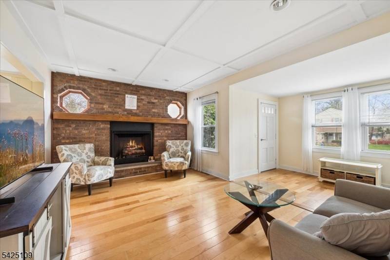 11 Oakdale Rd, Parsippany-troy Hills Twp., NJ 07834
