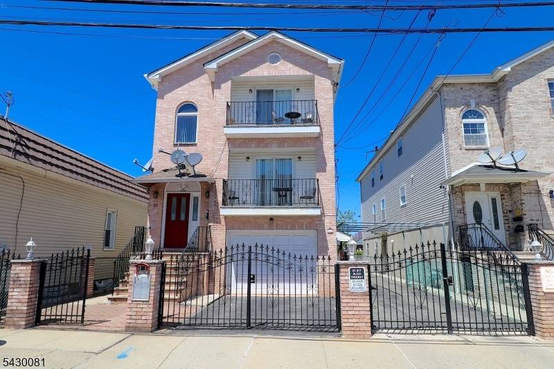 13-15 Garibaldi Ave, Newark City, NJ 07114