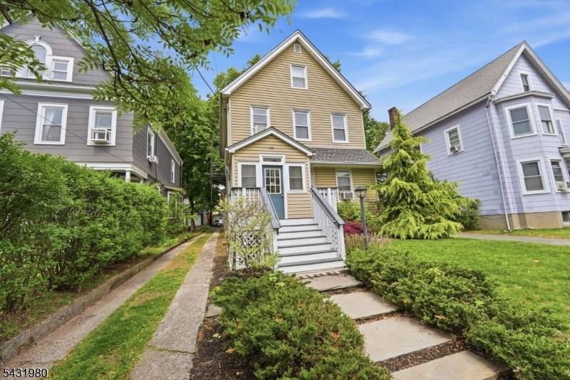 160 Ashland Ave, Bloomfield Twp., NJ 07003